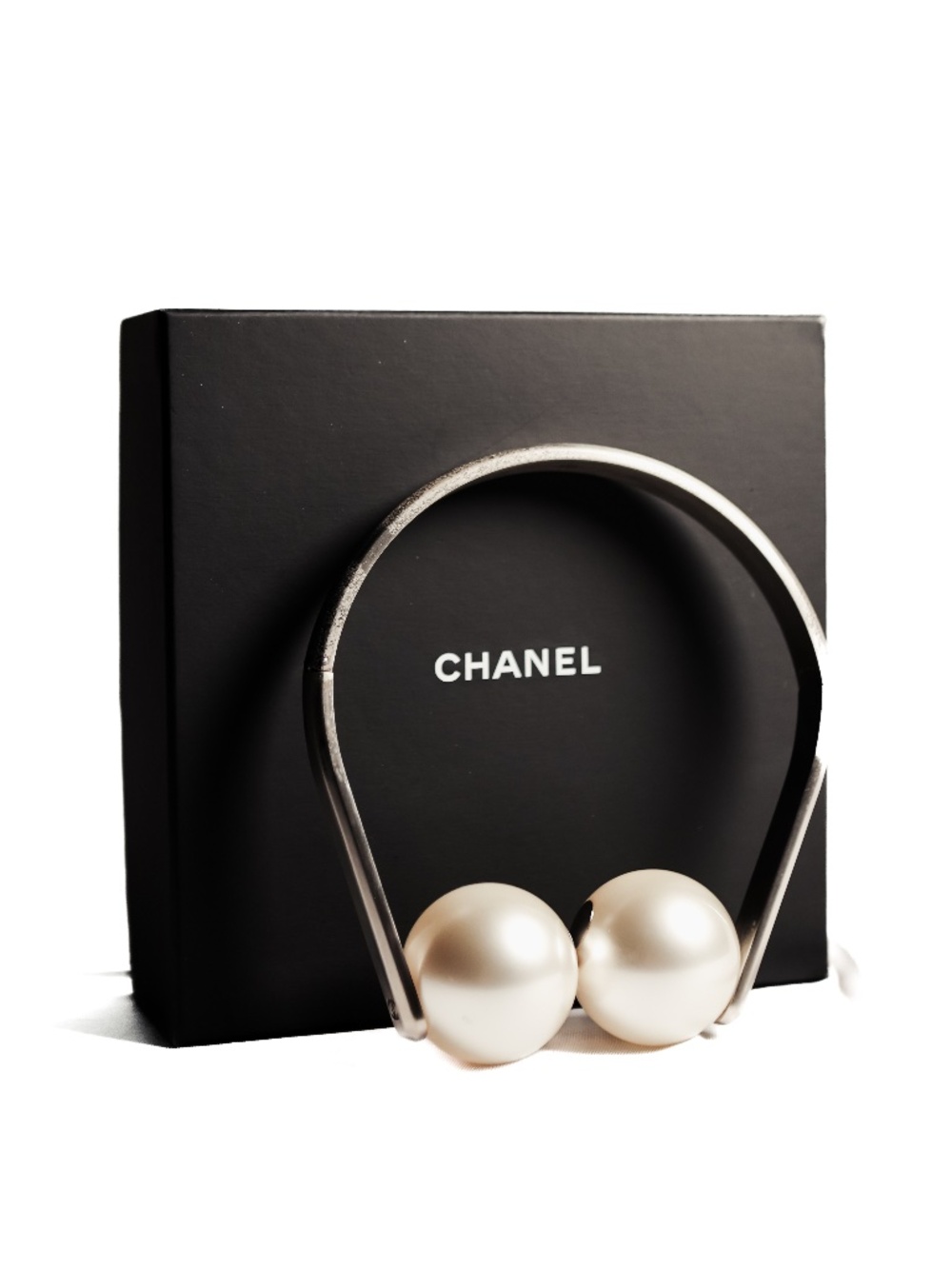 Chanel Runway Limited Edition Giant Pearls Choker